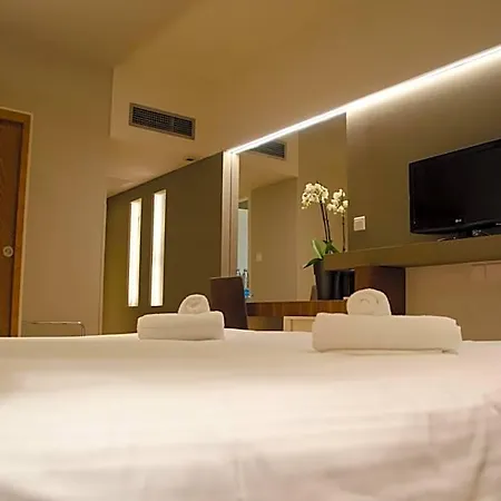 Hotel Rodon And Agros