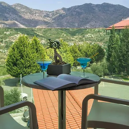 Rodon And Отель